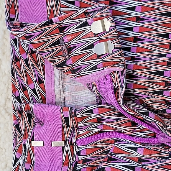 Athleta Geometric Print Shorts - Picture 4 of 7